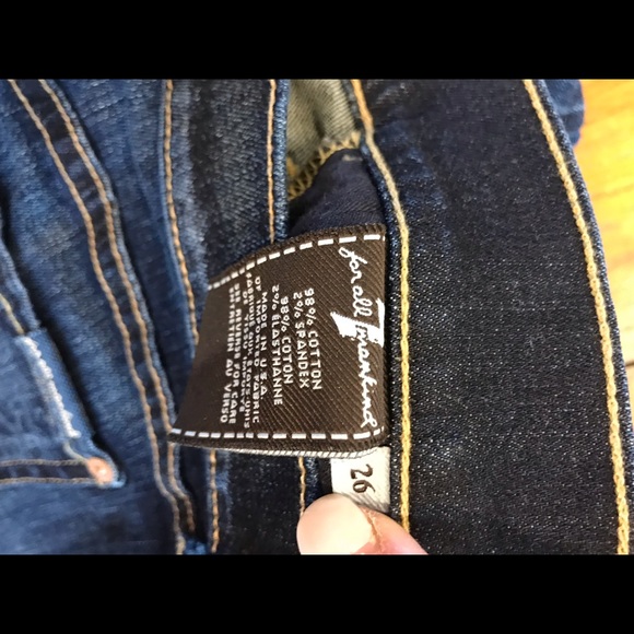 7 for All Mankind Denim shorts - Picture 3 of 5